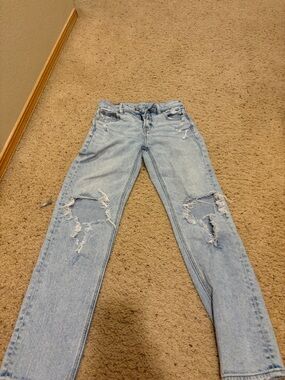 American Eagle Outfitters Light Wash Ripped Skinny Jeans